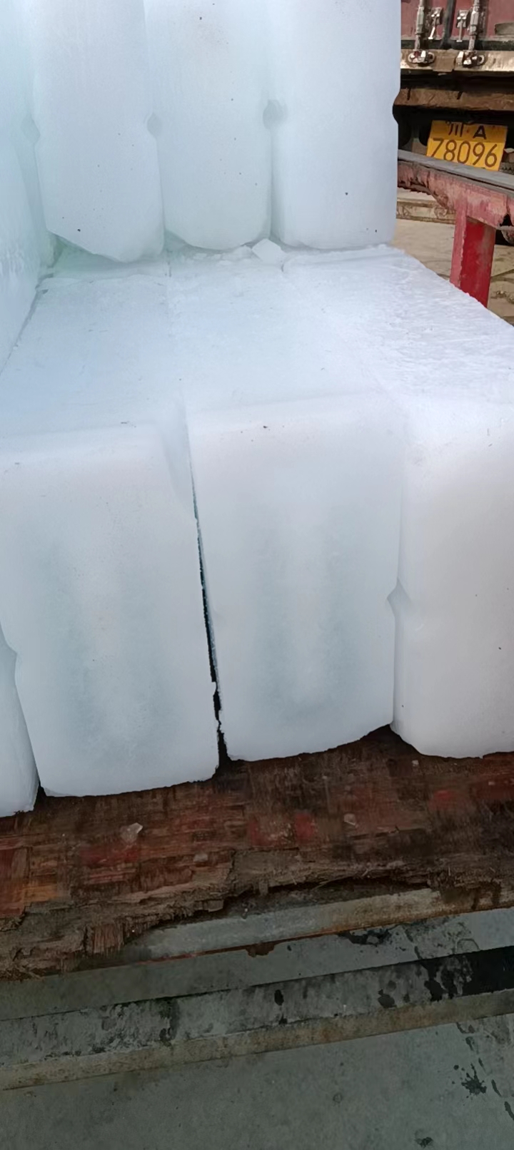 武漢降溫冰塊哪里買？良臣制冰廠告訴你！